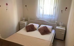 Apartments Vrdoljak